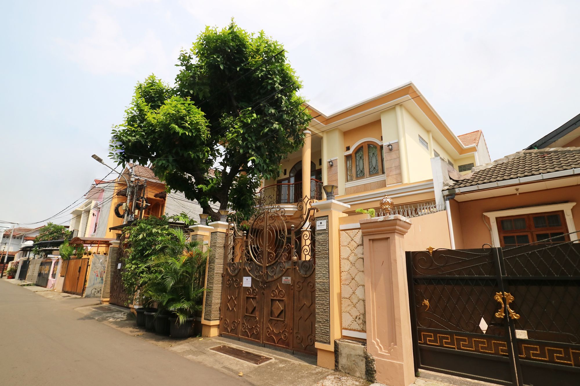 Maharani Guesthouse Tebet Syariah Jacarta Exterior foto